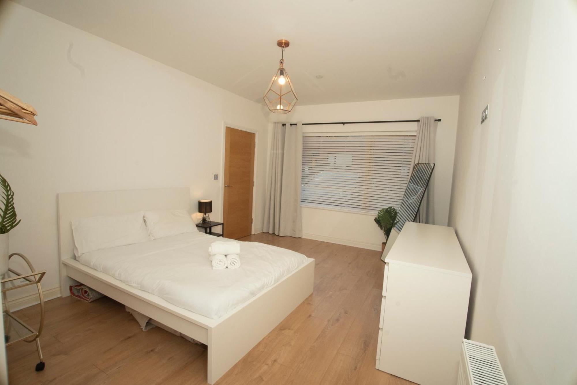 Spacious 4Br 4Ba Gated Townhouse With Balconies, Central Jq Birmingham Kültér fotó