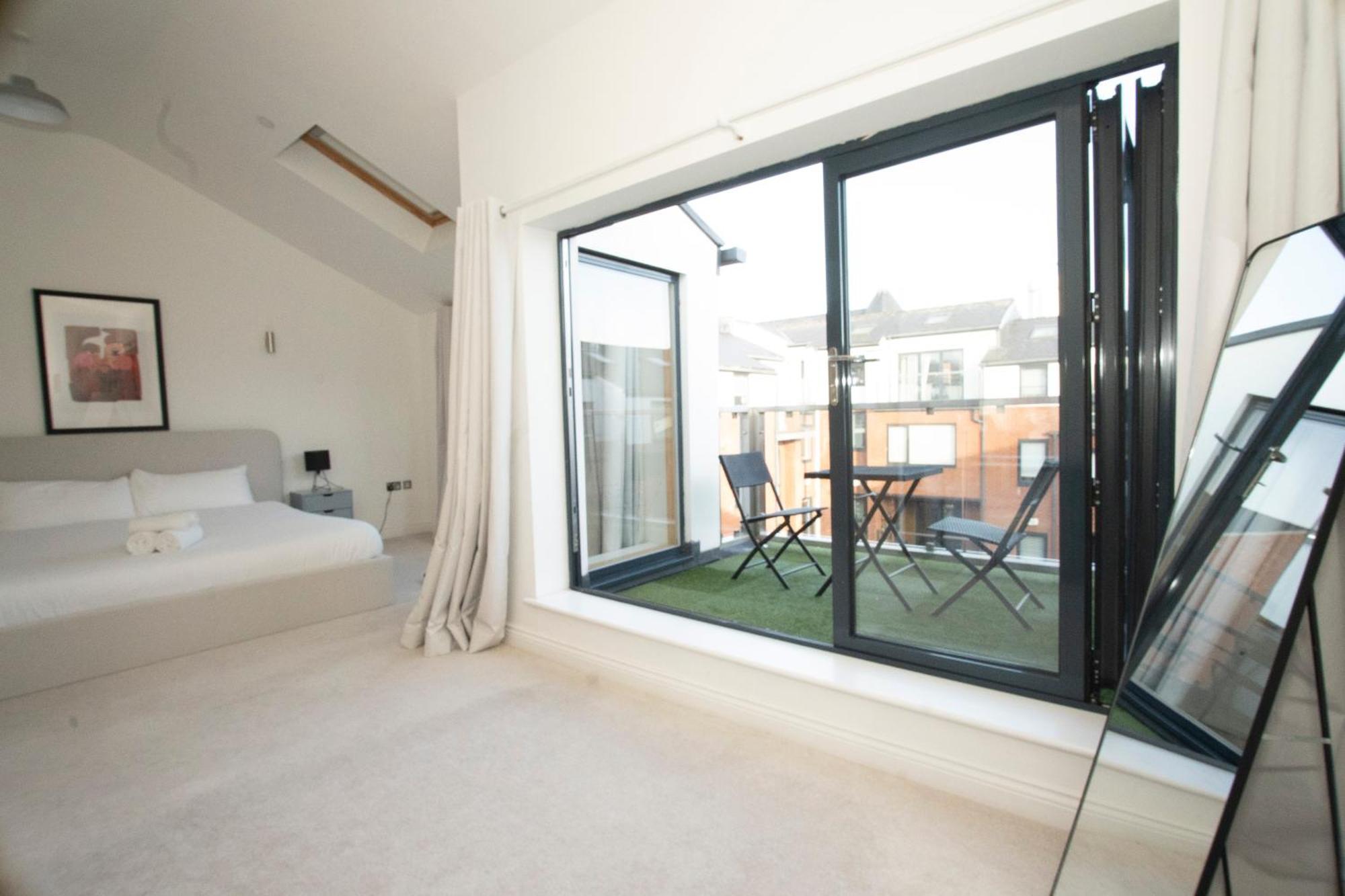 Spacious 4Br 4Ba Gated Townhouse With Balconies, Central Jq Birmingham Kültér fotó