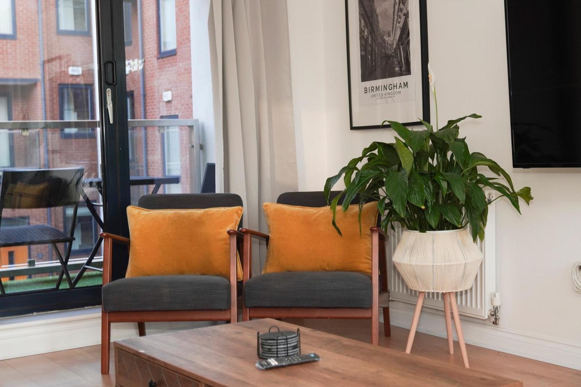 Spacious 4Br 4Ba Gated Townhouse With Balconies, Central Jq Birmingham Kültér fotó